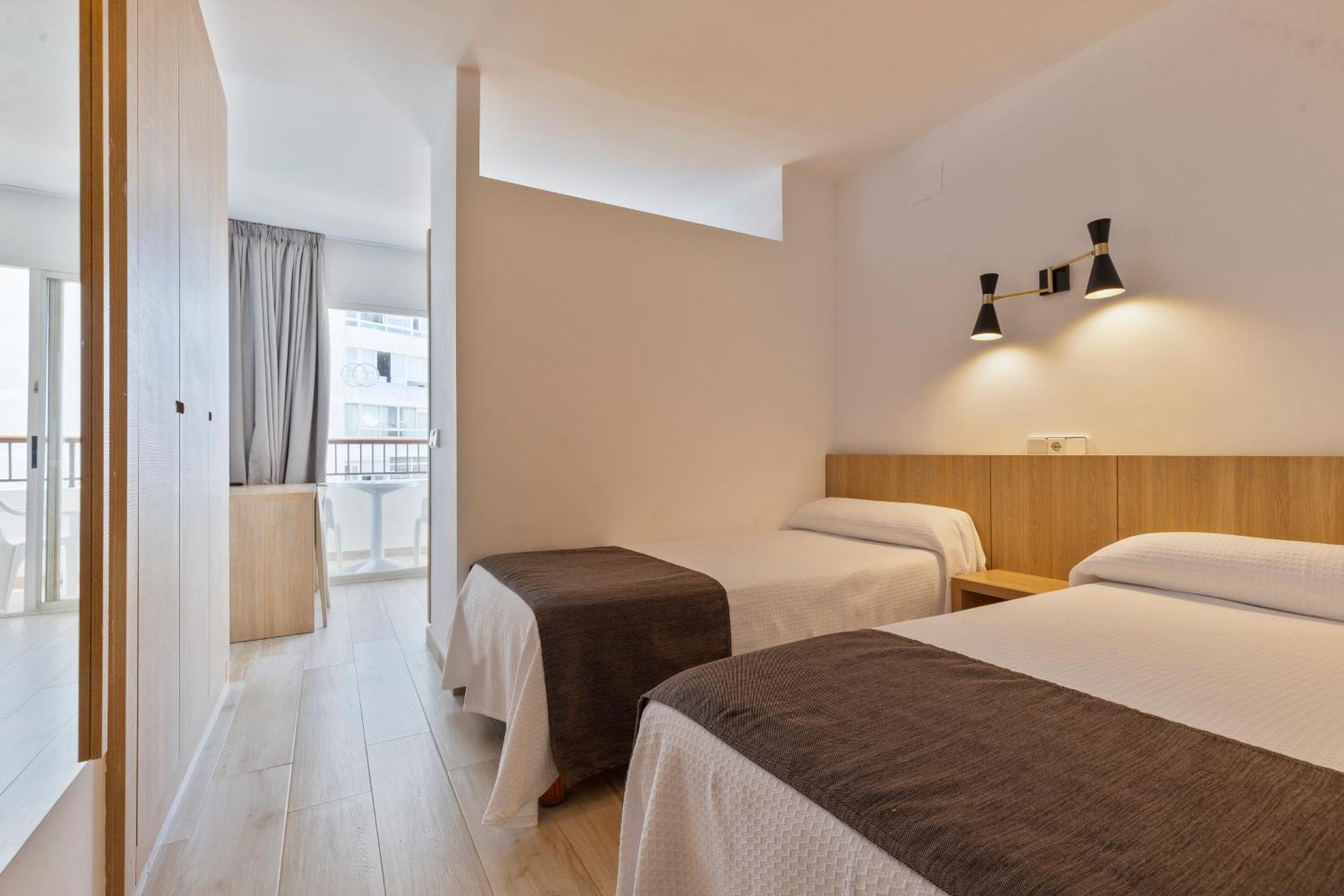 Sunside Ibiza Studios - Only Adults- Formerly Known As Central Park San Antonio  Ngoại thất bức ảnh