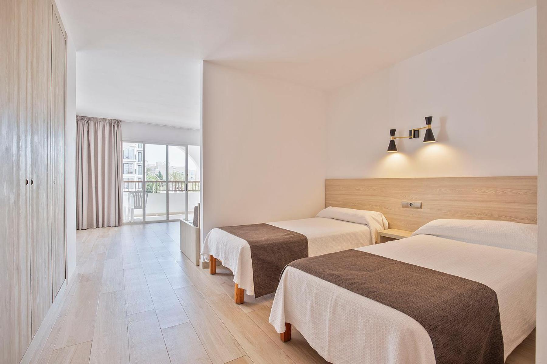 Sunside Ibiza Studios - Only Adults- Formerly Known As Central Park San Antonio  Ngoại thất bức ảnh