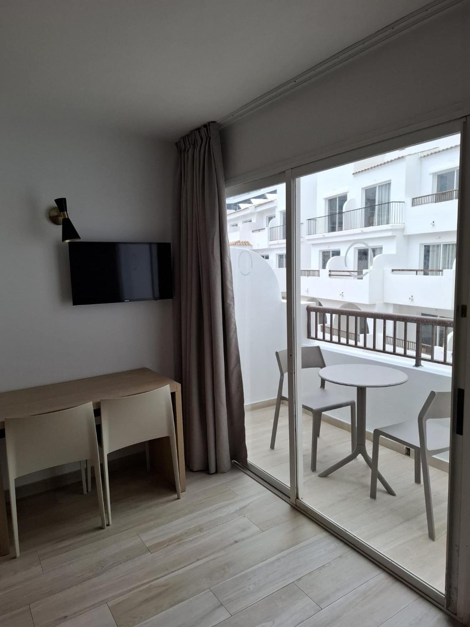 Sunside Ibiza Studios - Only Adults- Formerly Known As Central Park San Antonio  Ngoại thất bức ảnh
