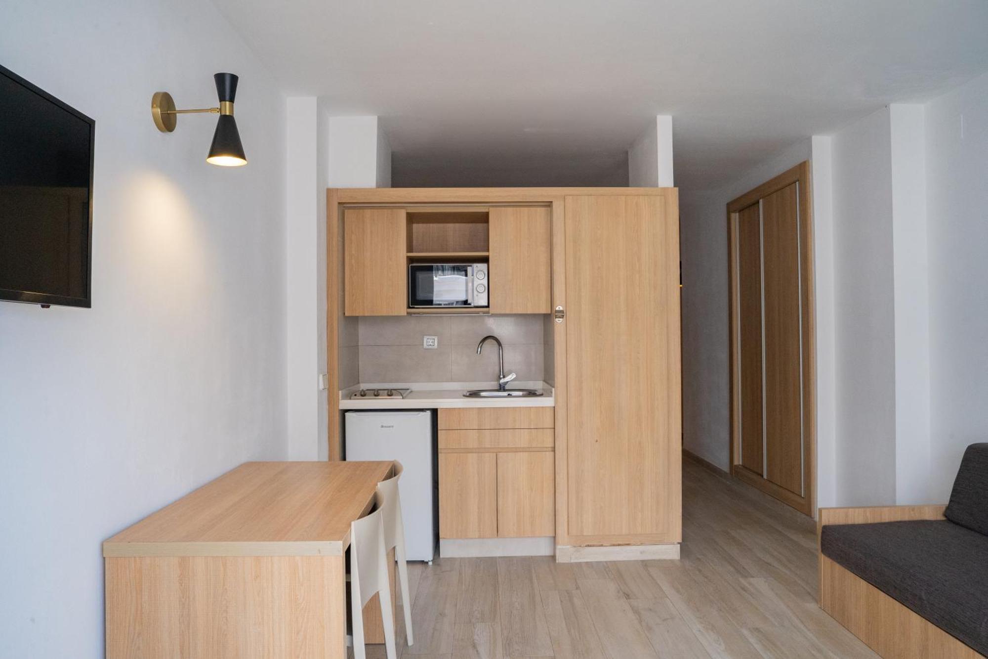 Sunside Ibiza Studios - Only Adults- Formerly Known As Central Park San Antonio  Ngoại thất bức ảnh