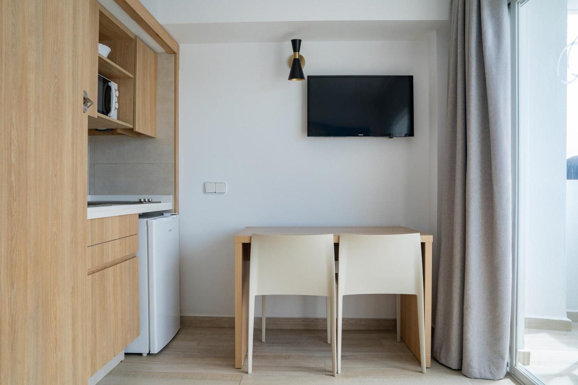 Sunside Ibiza Studios - Only Adults- Formerly Known As Central Park San Antonio  Ngoại thất bức ảnh