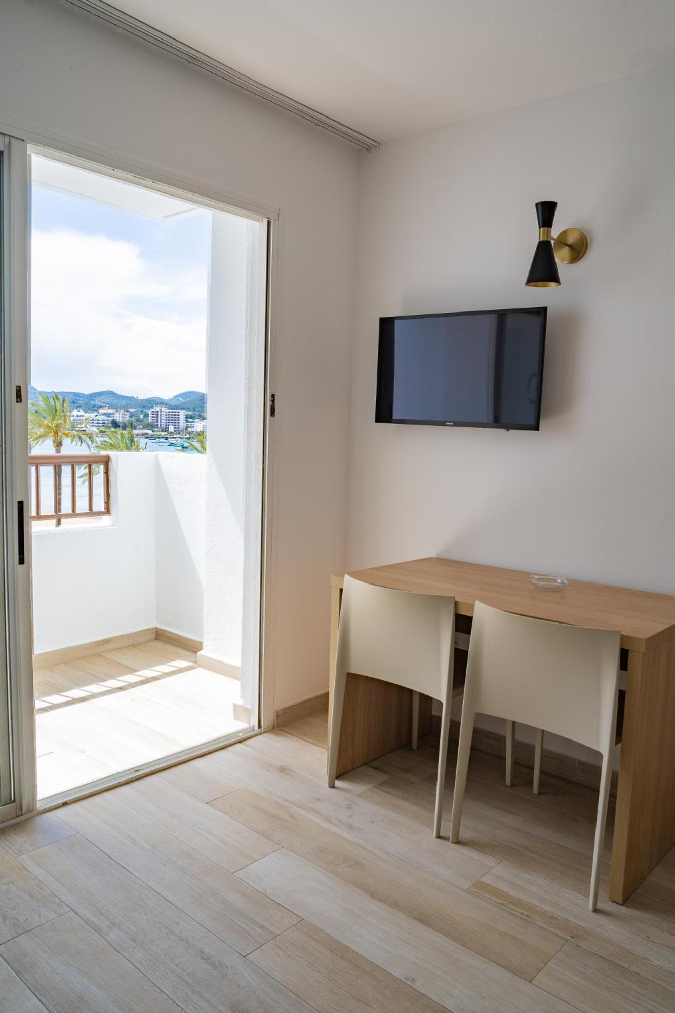Sunside Ibiza Studios - Only Adults- Formerly Known As Central Park San Antonio  Ngoại thất bức ảnh