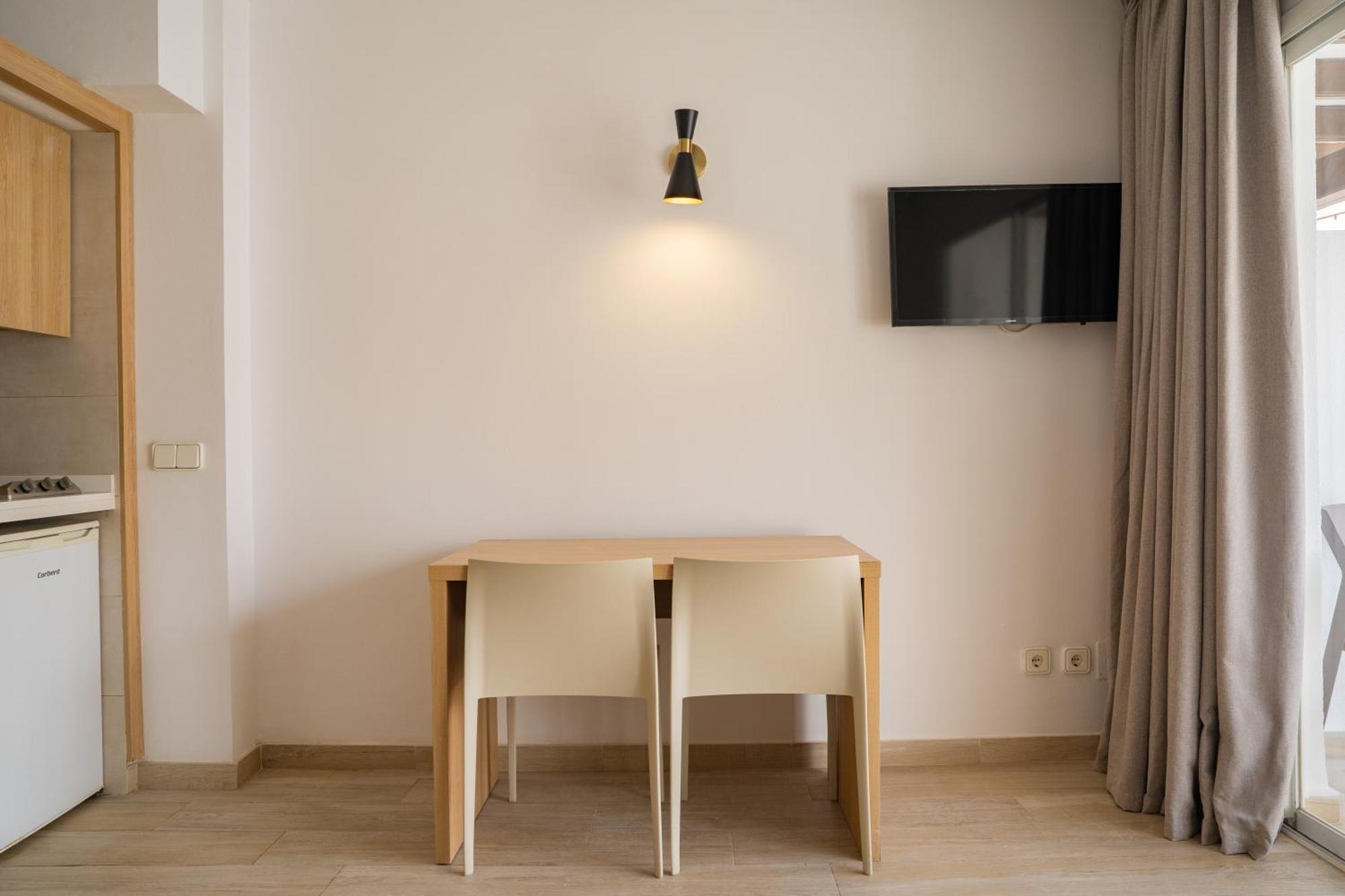 Sunside Ibiza Studios - Only Adults- Formerly Known As Central Park San Antonio  Ngoại thất bức ảnh