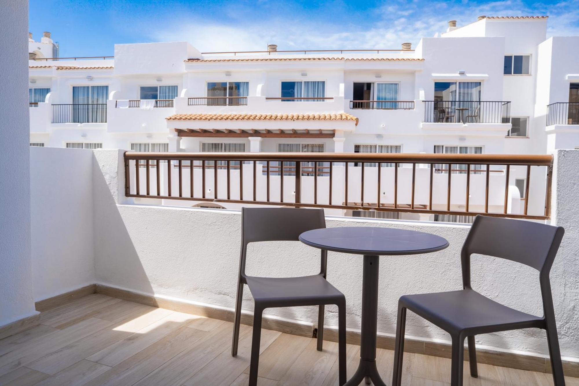 Sunside Ibiza Studios - Only Adults- Formerly Known As Central Park San Antonio  Ngoại thất bức ảnh