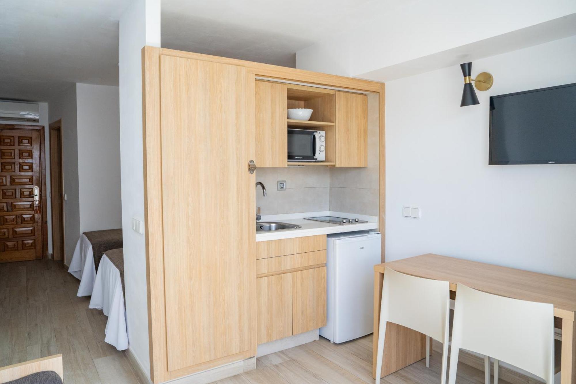 Sunside Ibiza Studios - Only Adults- Formerly Known As Central Park San Antonio  Ngoại thất bức ảnh